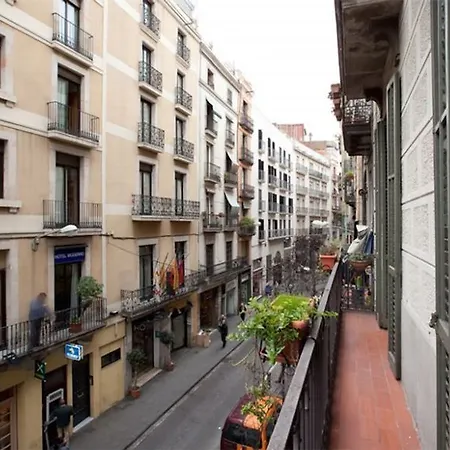Rent Ramblas Apartment Barcelona