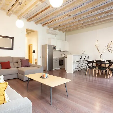 Rent Ramblas Apartment Barcelona